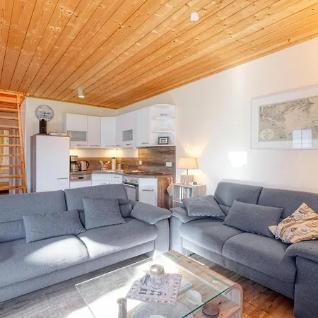 Holiday home La *